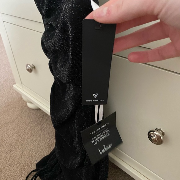 LULUS DRESS NEVER WORN WITH TAGS!! Super cute. - Picture 3 of 3